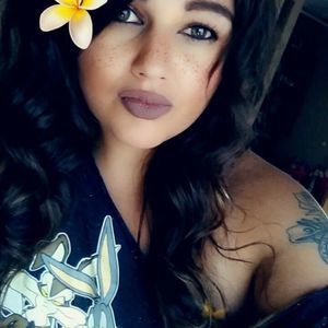 Meet your Posher, Shana